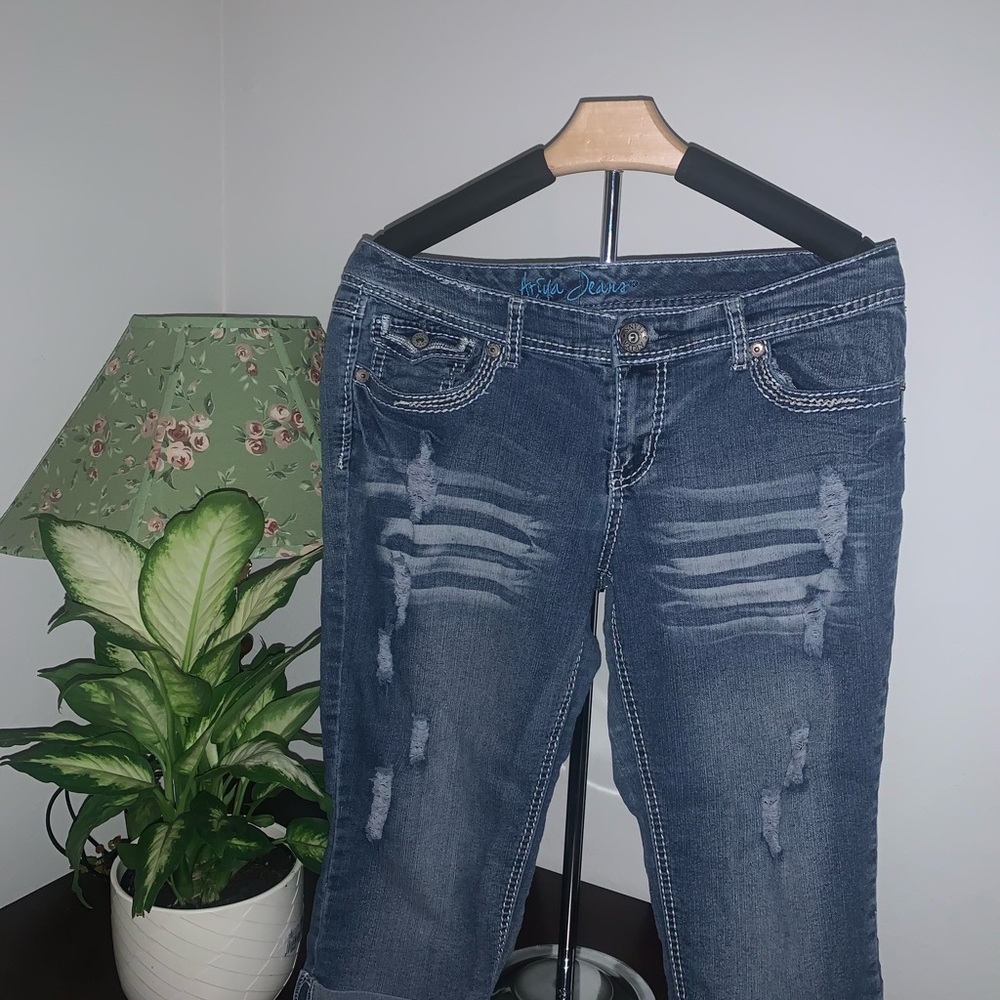 Women's Blue Distressed Capri Jeans